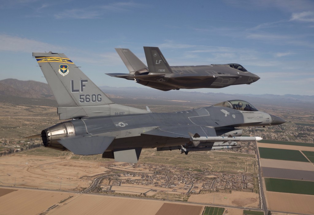 F-16 og F-35.