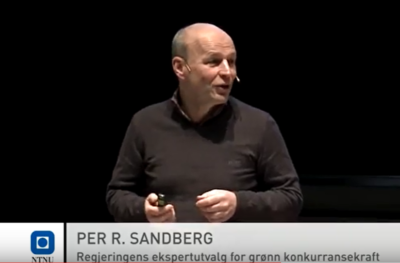 Sekretariatsleder Per Sandberg presenterte utfordringer fra ekspertutvalget til NTNU-studenter ved møtet «Studenter for en bedre verden» 27. januar 2016.