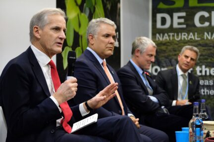 Colombia in focus in Glasgow: From left, Norway's prime minister Jonas Gahr Støre, Colombia's president Ivan Duque, the UK Minister of State for Pacific and the Environment, Lord Zac Goldsmith, and Colombia's Minister of Environment and Sustainable Development, Carlos Eduardo Correa.