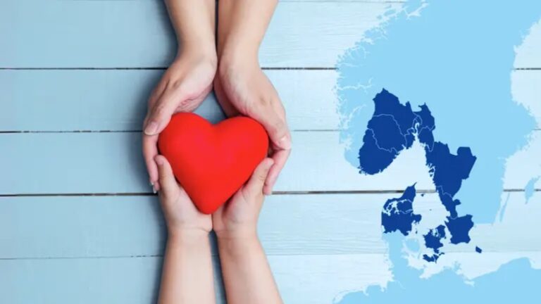 illustrasjon av hender som holder et hjerte og kart over Øresund-Kattegat-Skagerak