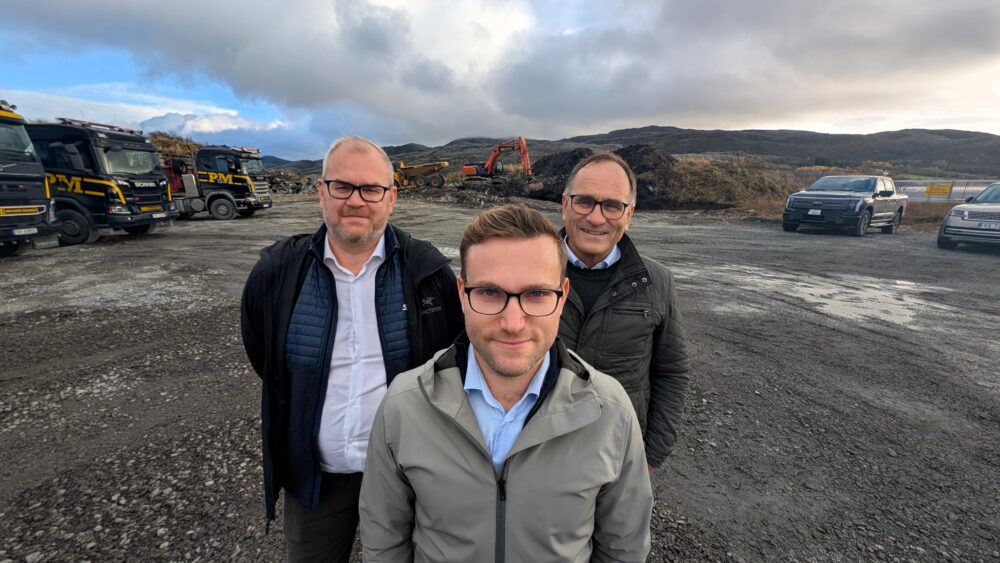 bilde av tre menn ifm cirkulære synergier mellom land og vann