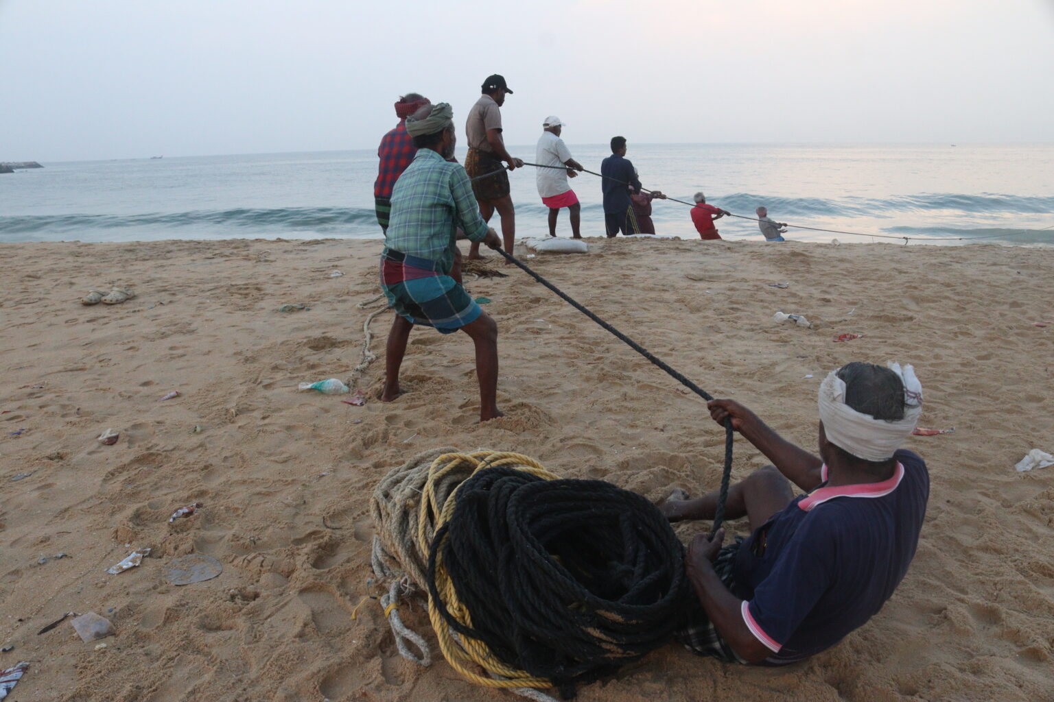 Shore seine fishers of Perumathura Beach(1)